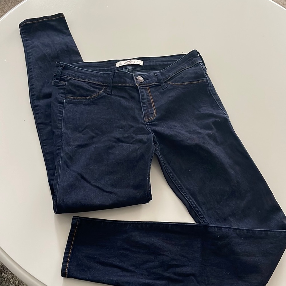 Women’s Hollister dark denim skinny jeans